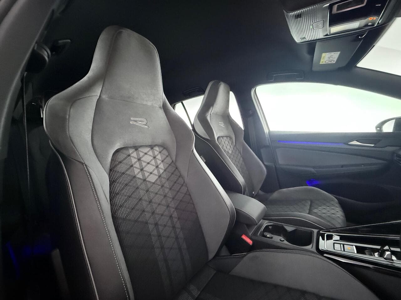 Volkswagen Golf thumbnail Seat Driver