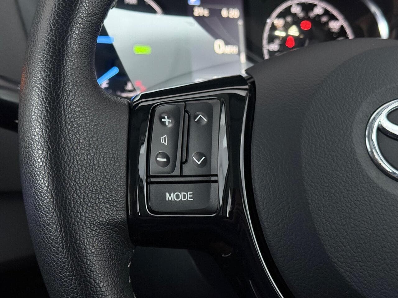 Toyota Yaris thumbnail Misc Controls