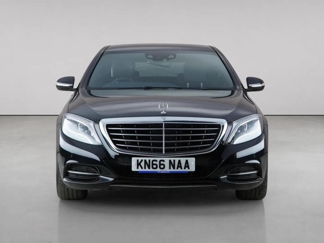Mercedes-Benz S Class thumbnail Front