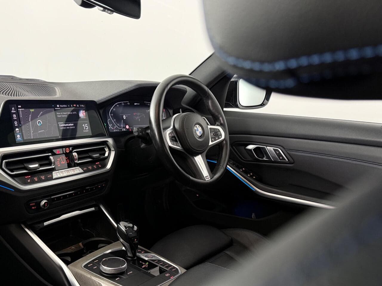 BMW 3 Series thumbnail Interior Front