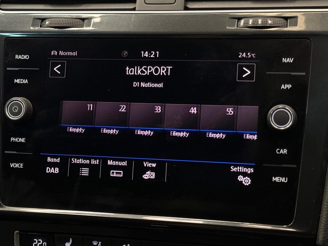 Volkswagen Golf thumbnail Infotainment System