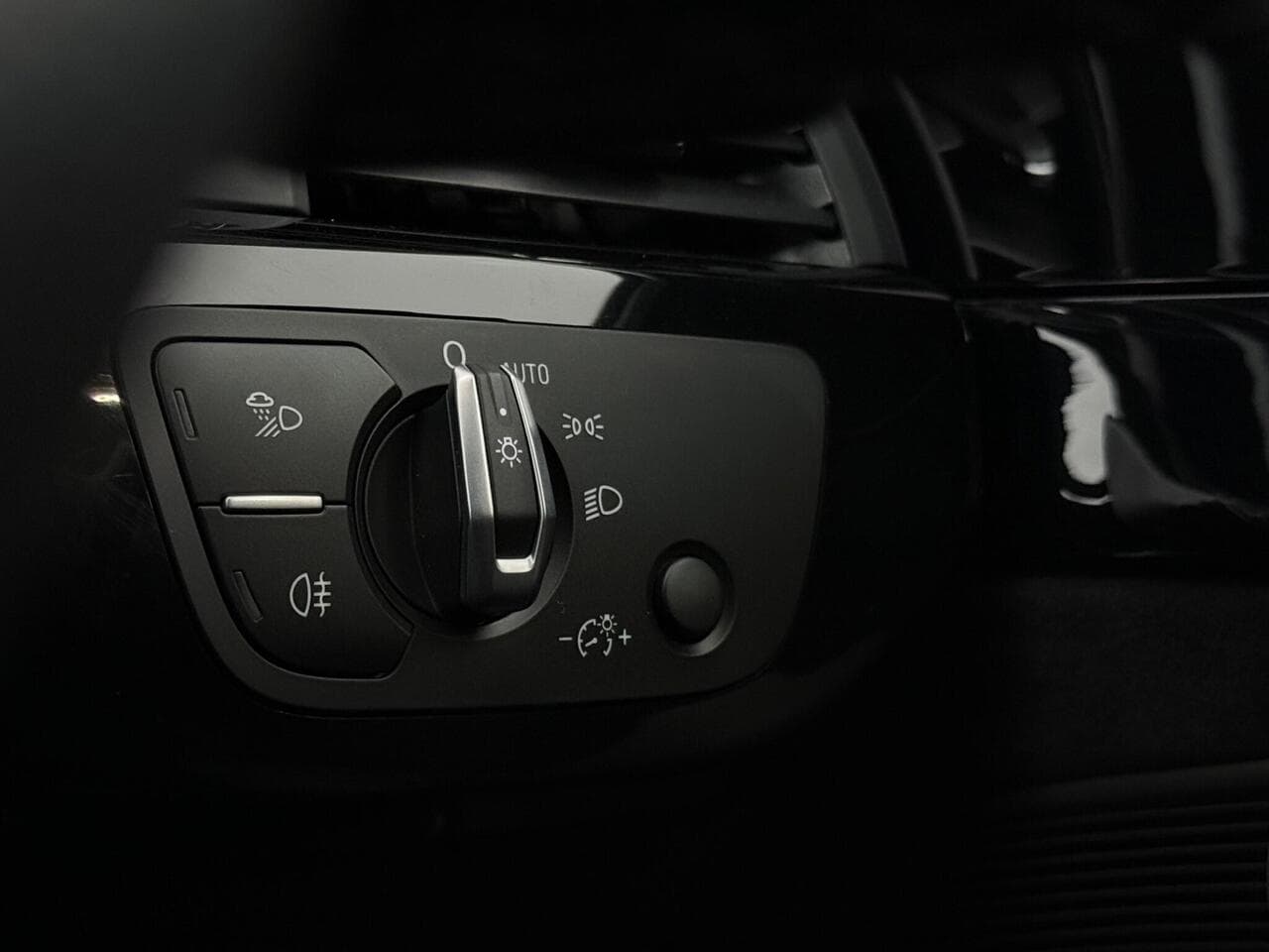 Audi A4 thumbnail Misc Controls
