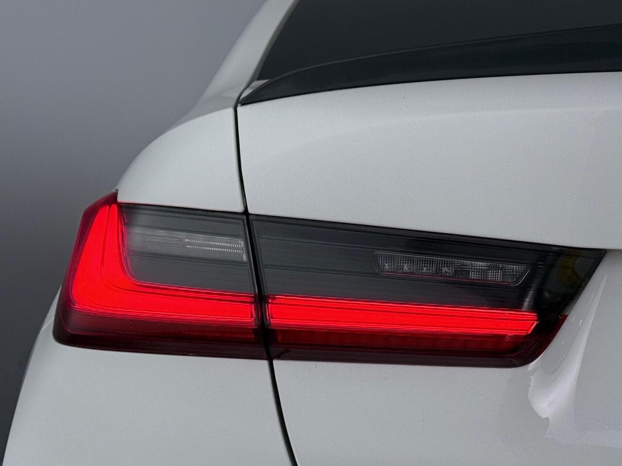 BMW 3 Series thumbnail Lights Rear