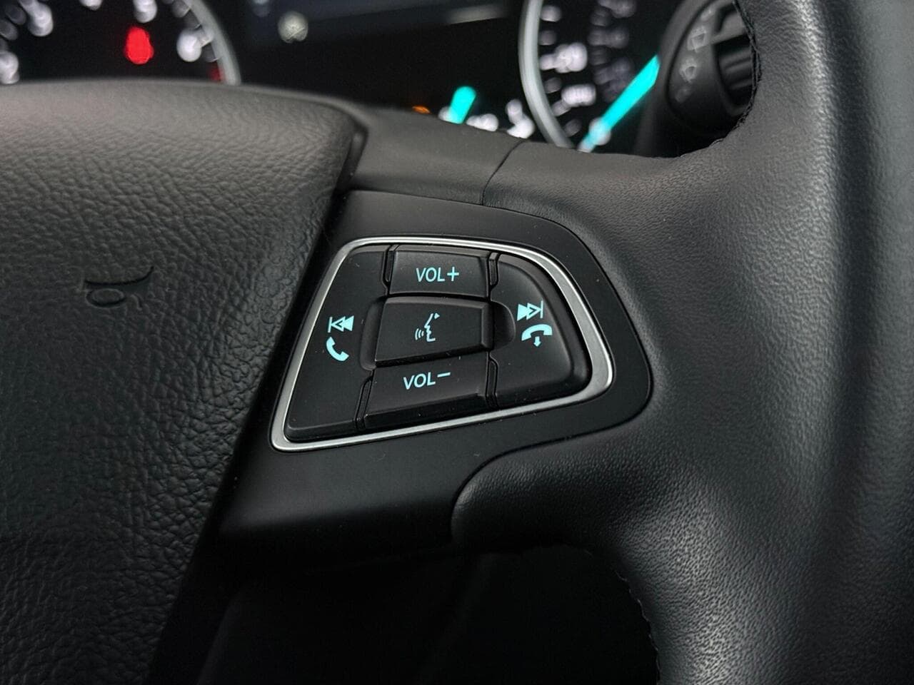 Ford EcoSport thumbnail Misc Controls
