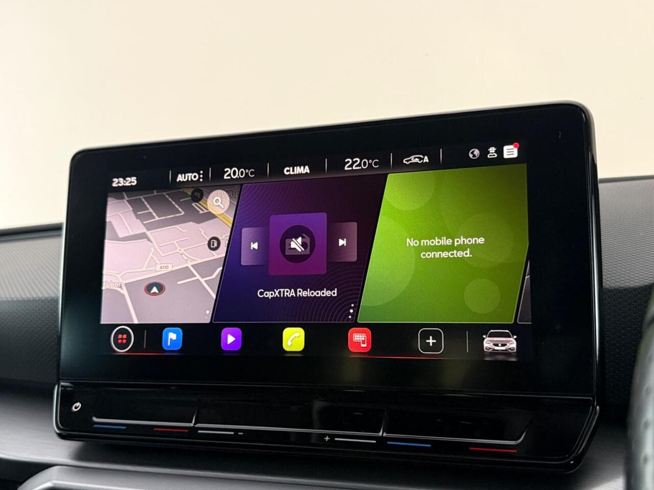 SEAT Leon thumbnail Infotainment System