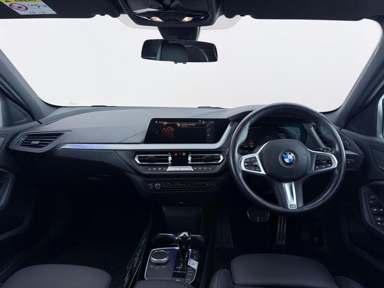 BMW 1 Series thumbnail Interior Front
