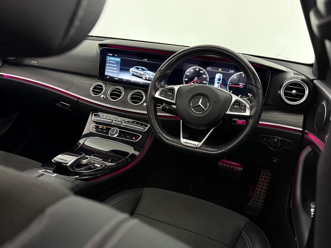 Mercedes-Benz E Class thumbnail Interior Front