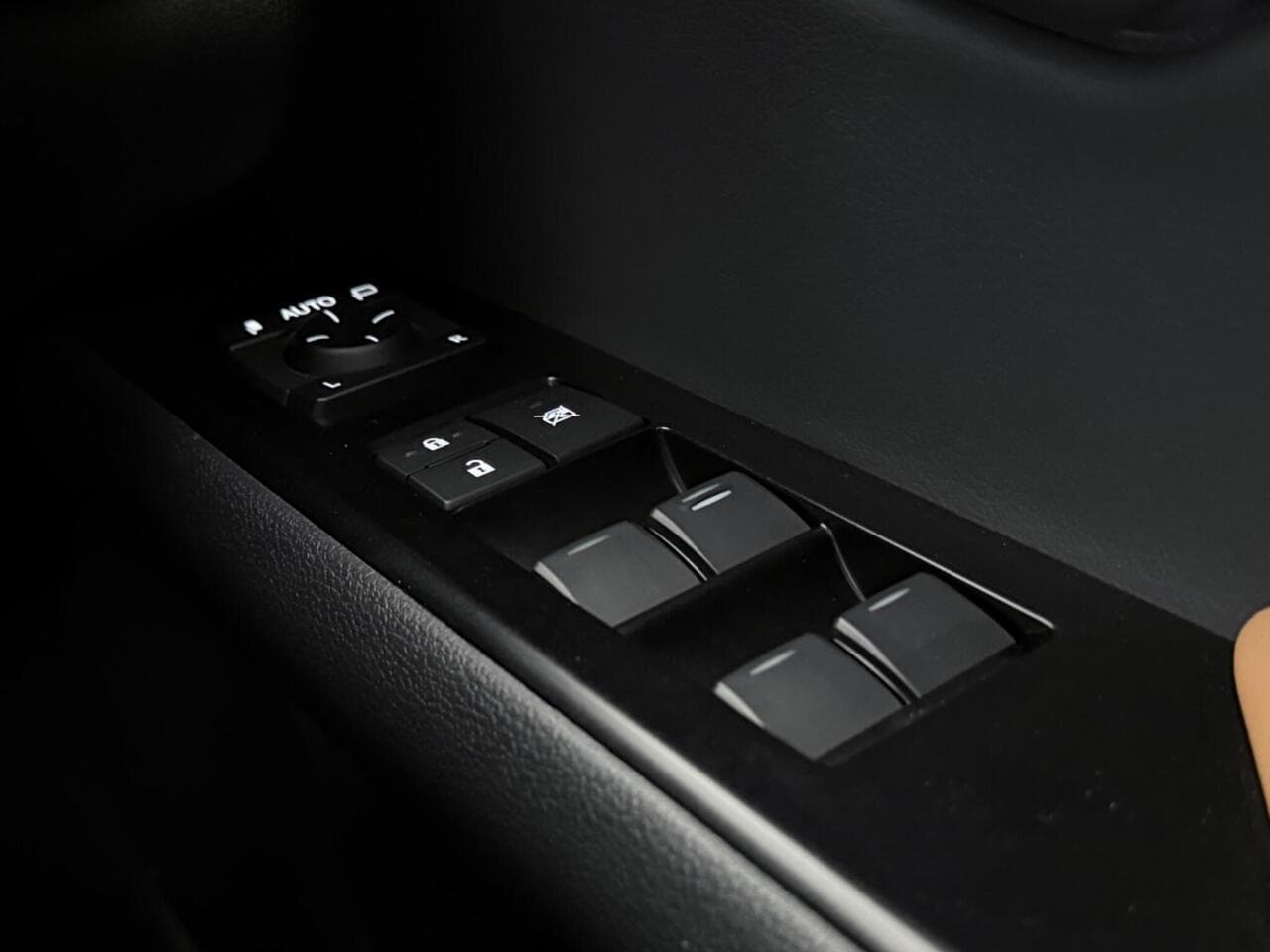 Lexus UX thumbnail Misc Controls
