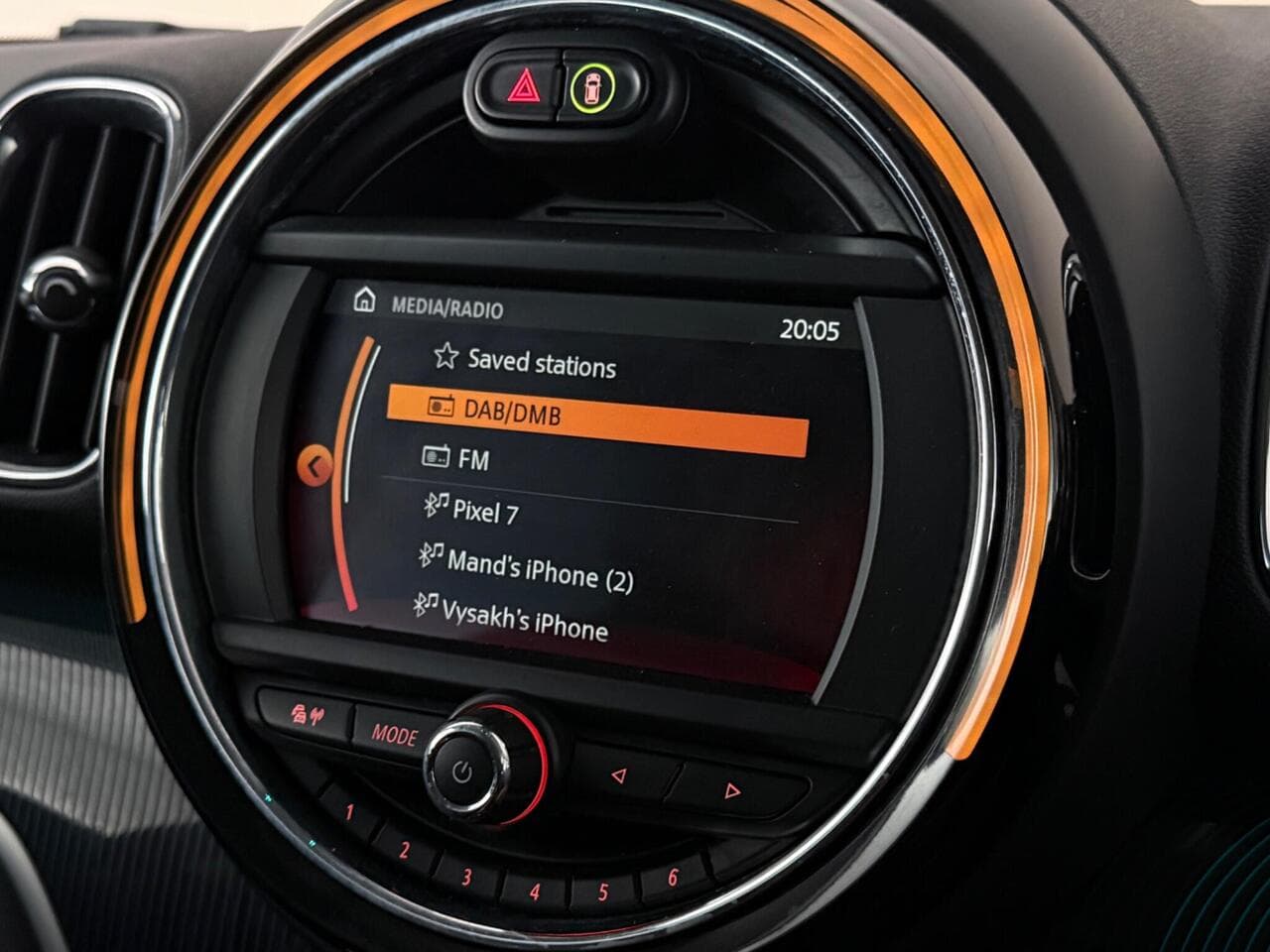 MINI Countryman thumbnail Infotainment System