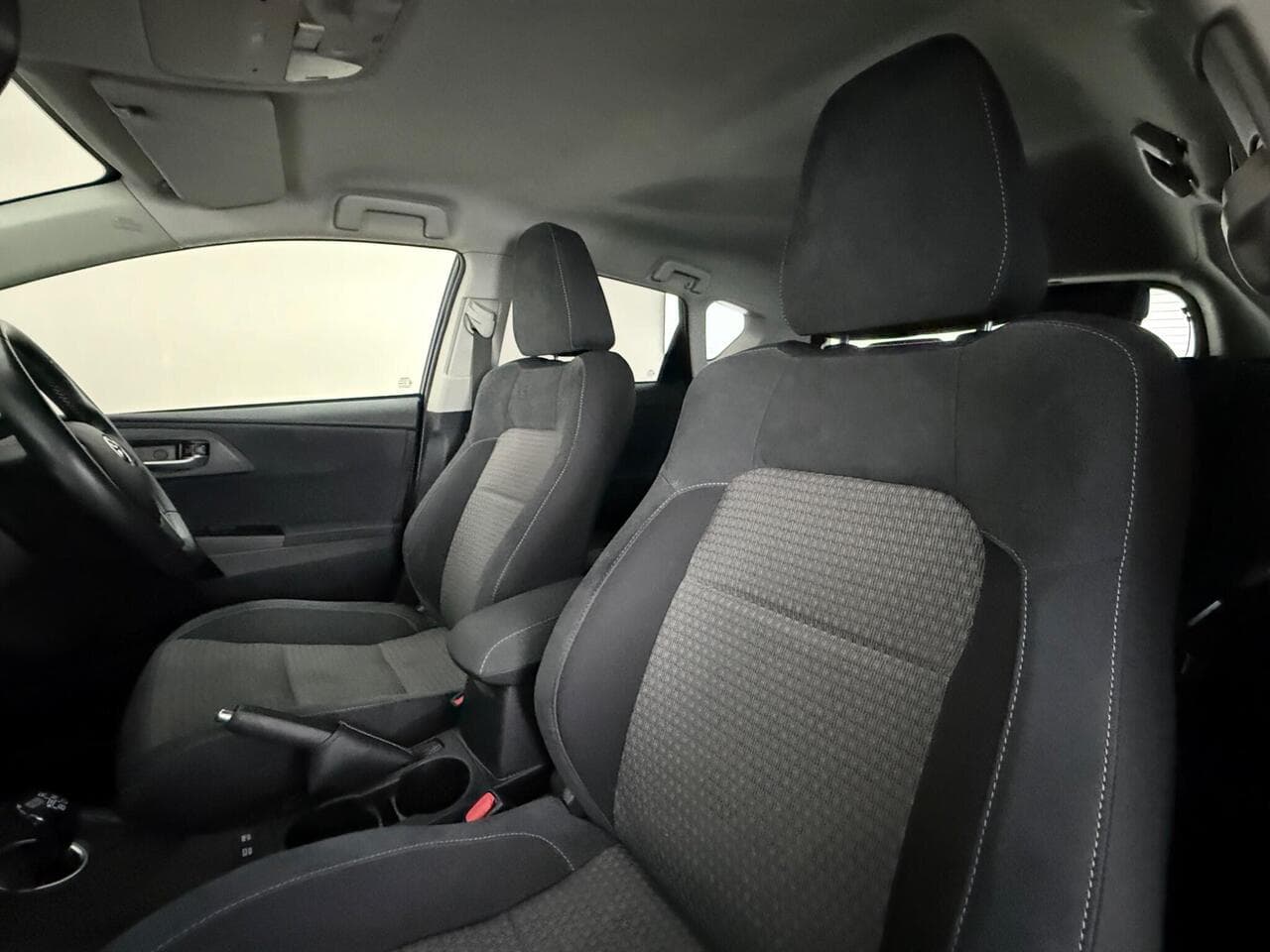 Toyota Auris thumbnail Seat Front Passenger