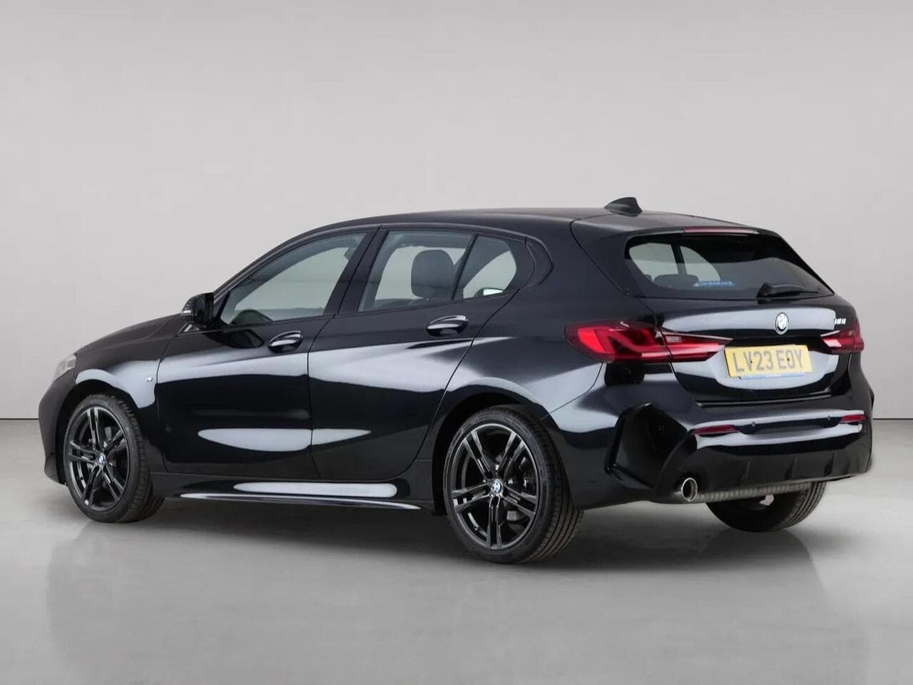 BMW 1 Series thumbnail Rear Left