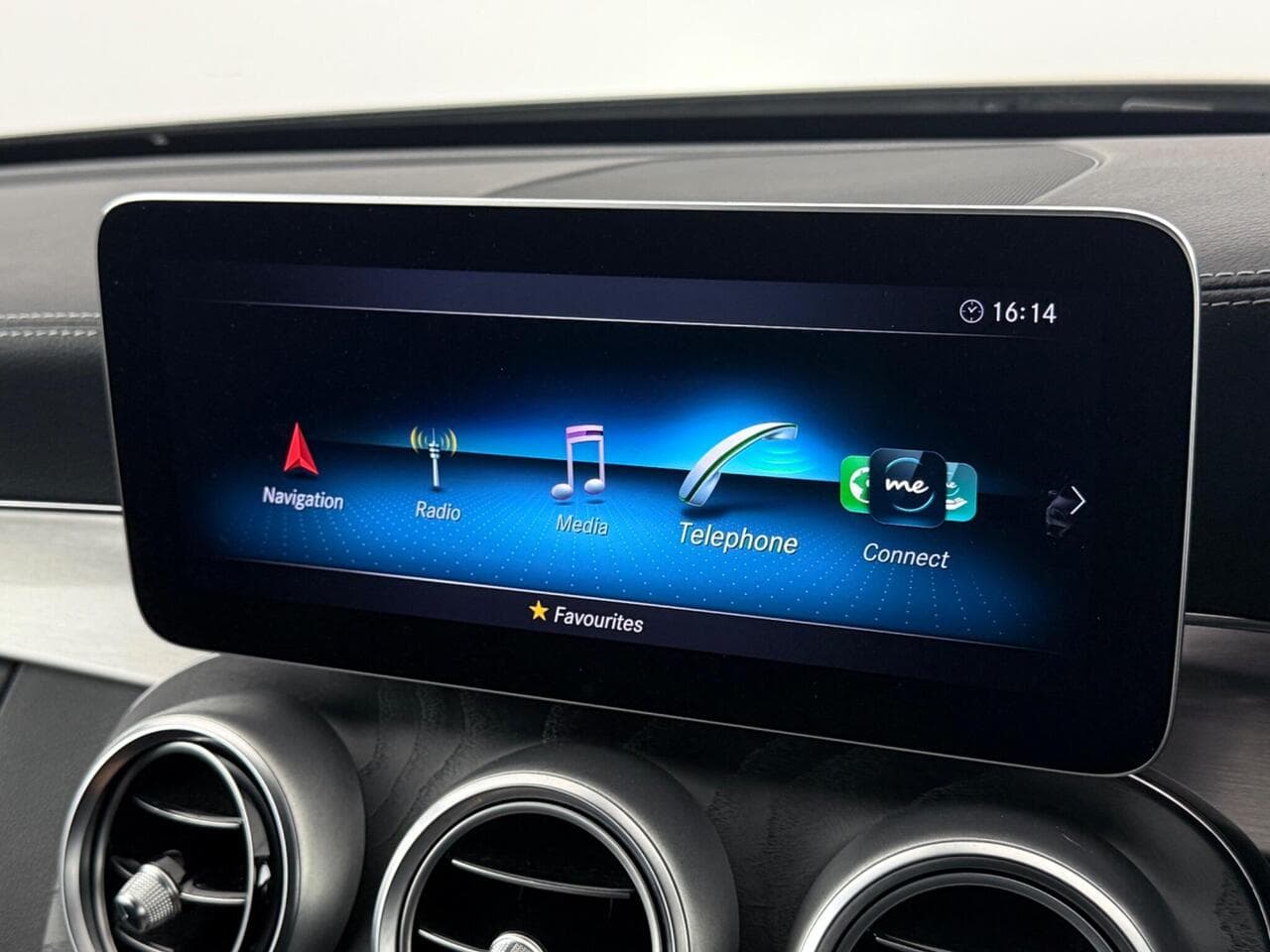 Mercedes-Benz C Class thumbnail Infotainment System