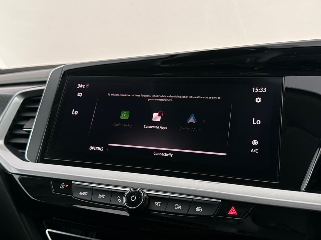 Vauxhall Grandland X thumbnail Infotainment System