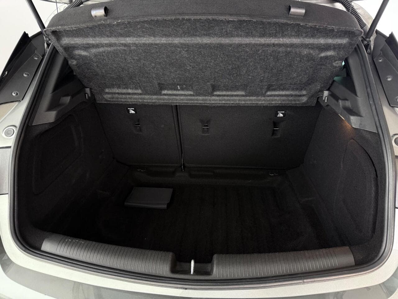 Vauxhall Astra thumbnail Boot