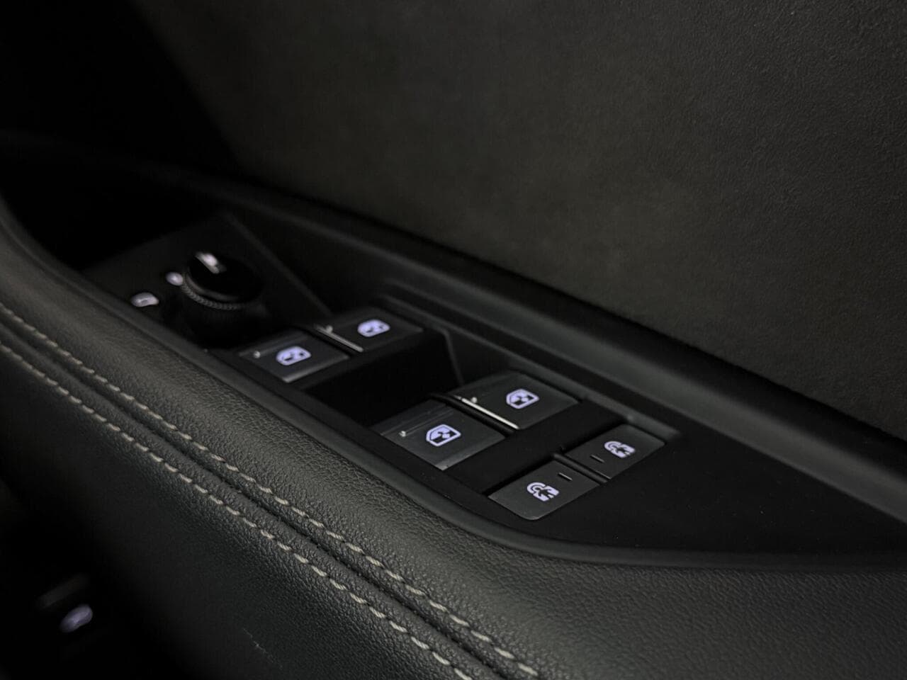 Audi e-tron thumbnail Misc Controls