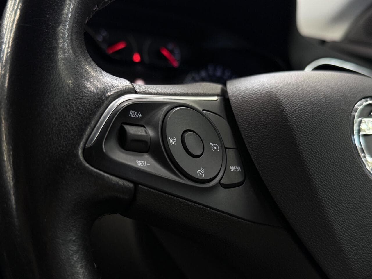 Vauxhall Grandland X thumbnail Misc Controls