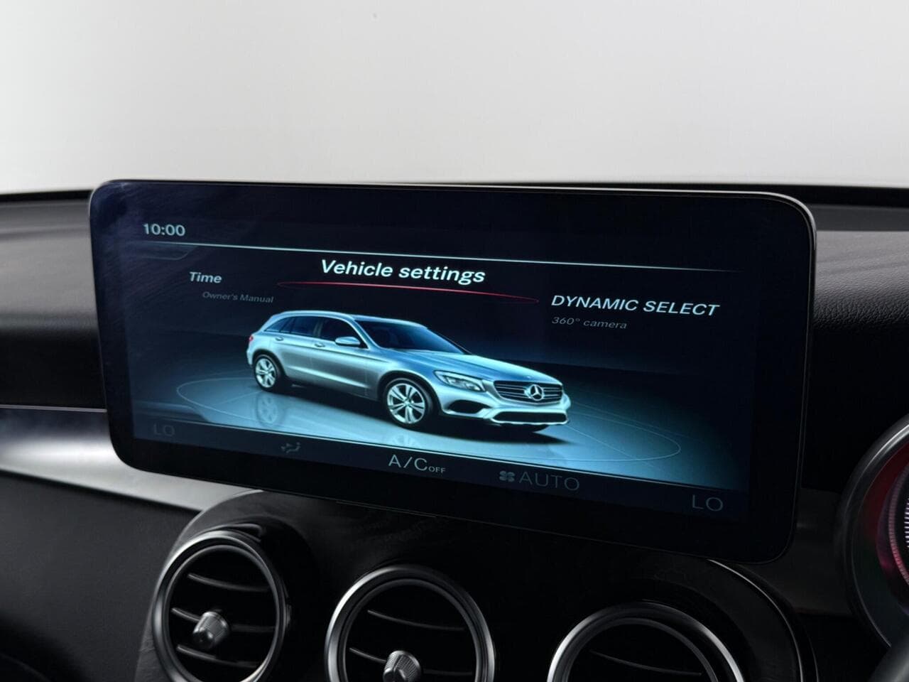 Mercedes-Benz GLC thumbnail Infotainment System