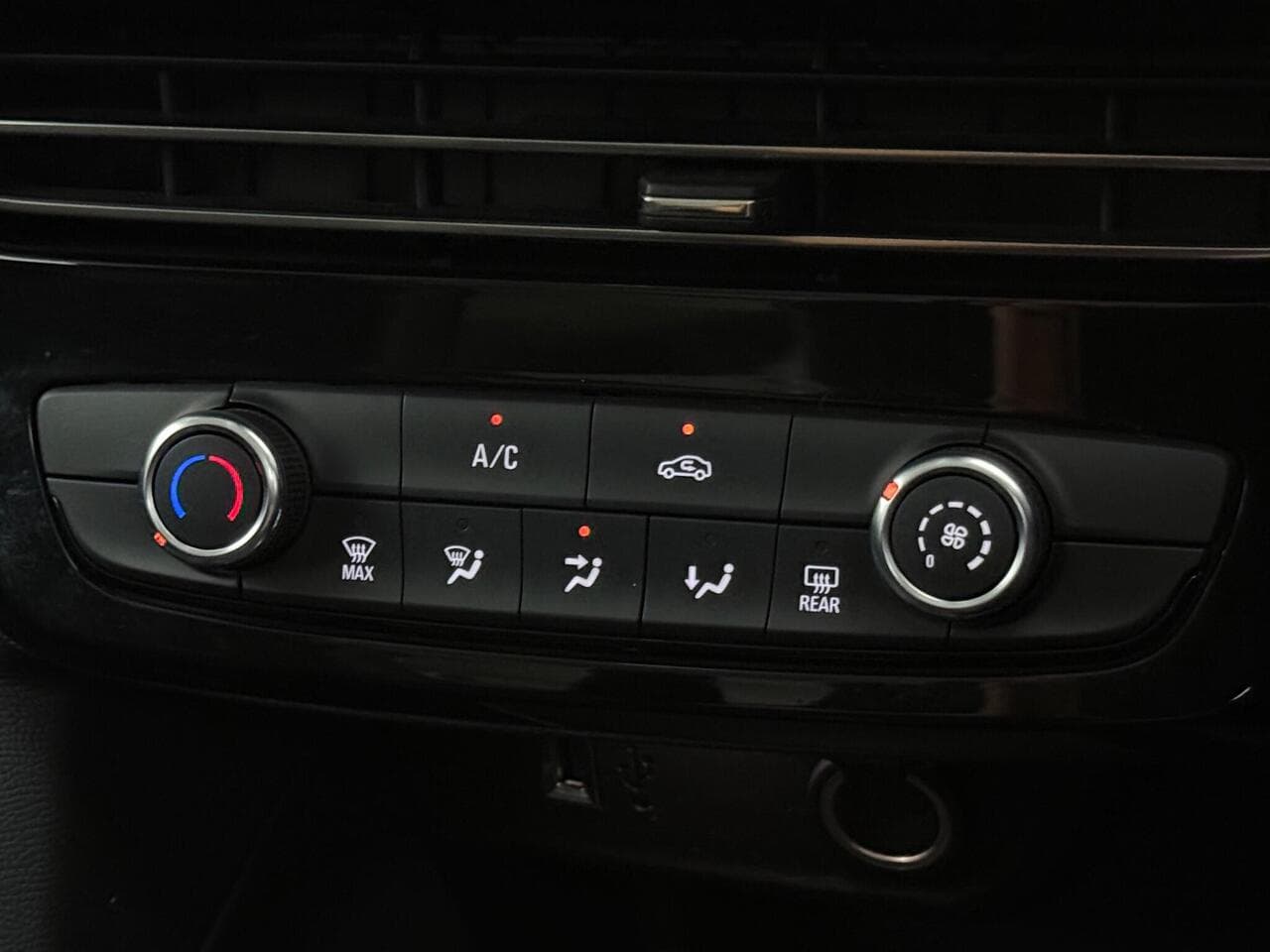 Vauxhall Mokka thumbnail Misc Controls