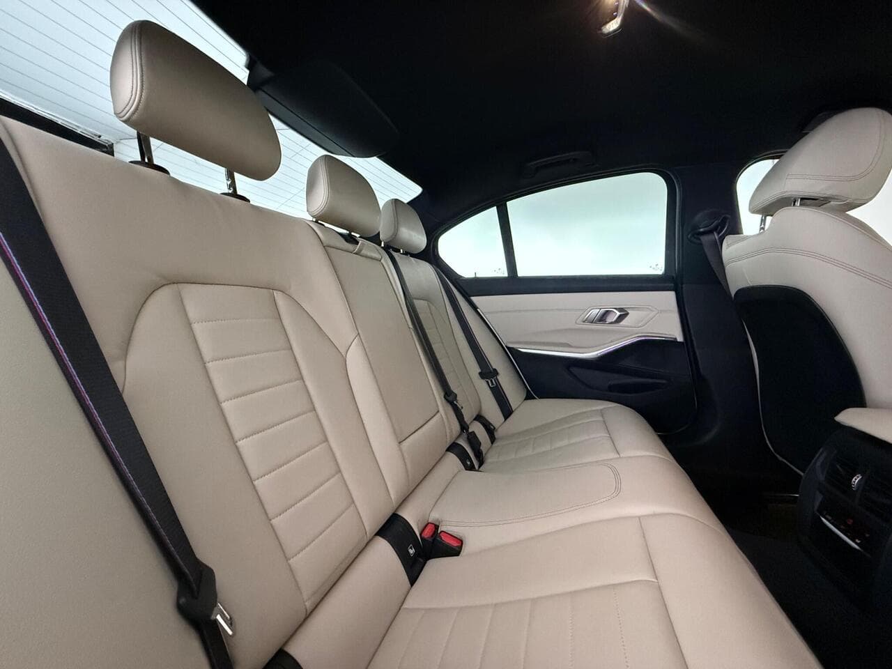 BMW 3 Series thumbnail Seats Rear