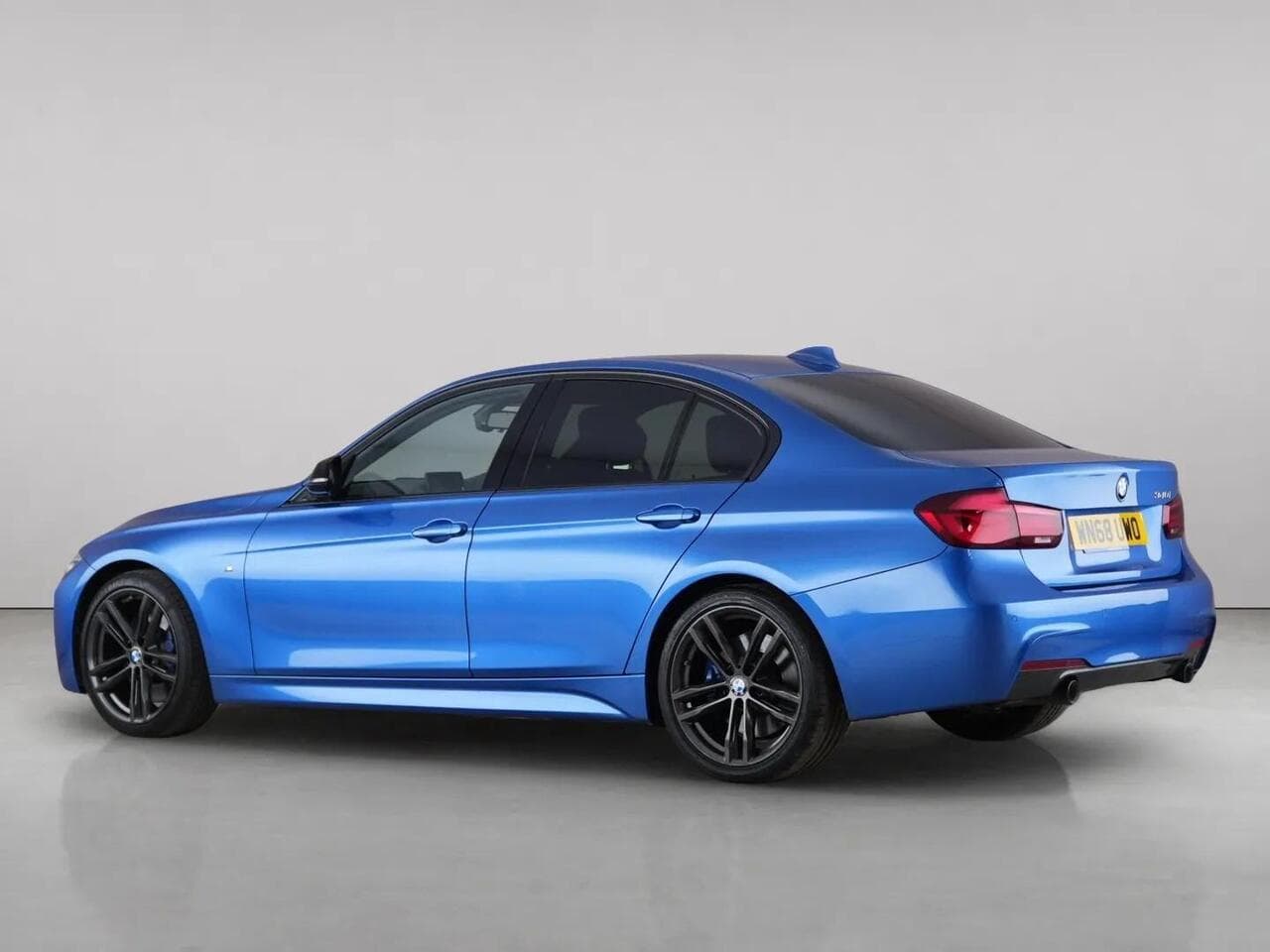 BMW 3 Series thumbnail Rear Left