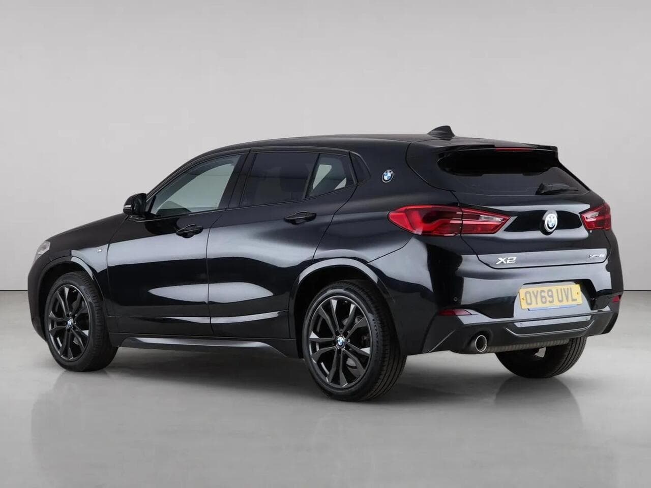 BMW X2 thumbnail Rear Left