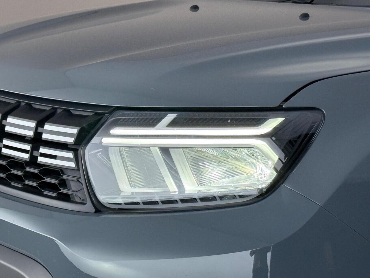 Dacia Duster thumbnail Lights Front