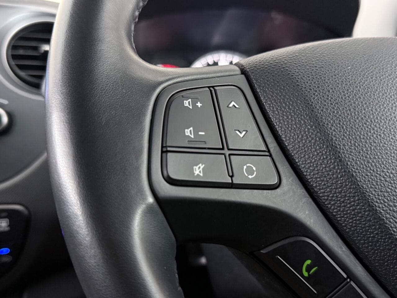 Hyundai i10 thumbnail Misc Controls