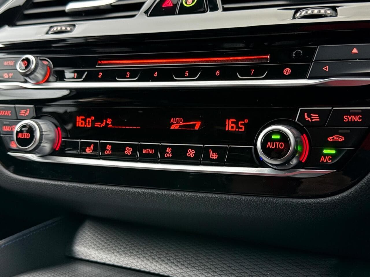 BMW 5 Series thumbnail Infotainment System