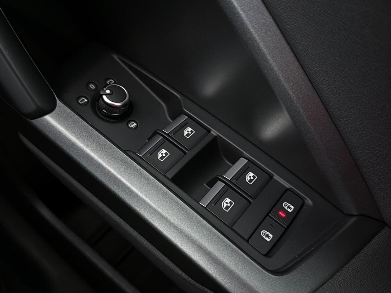 Audi Q3 thumbnail Misc Controls