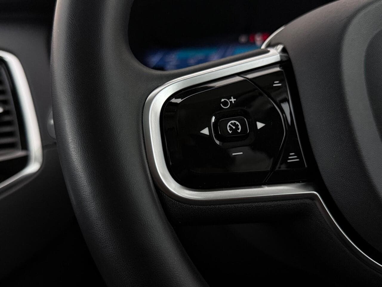 Volvo XC90 thumbnail Misc Controls