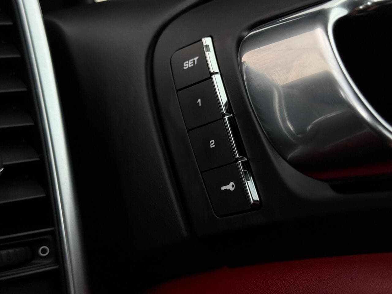 Porsche Cayenne thumbnail Misc Controls