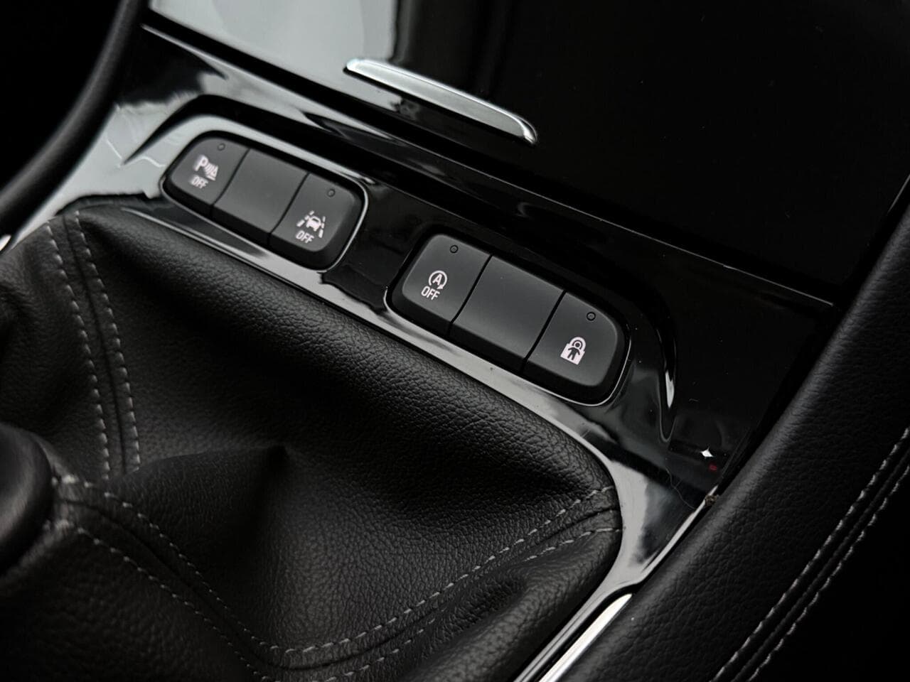 Vauxhall Grandland thumbnail Misc Controls