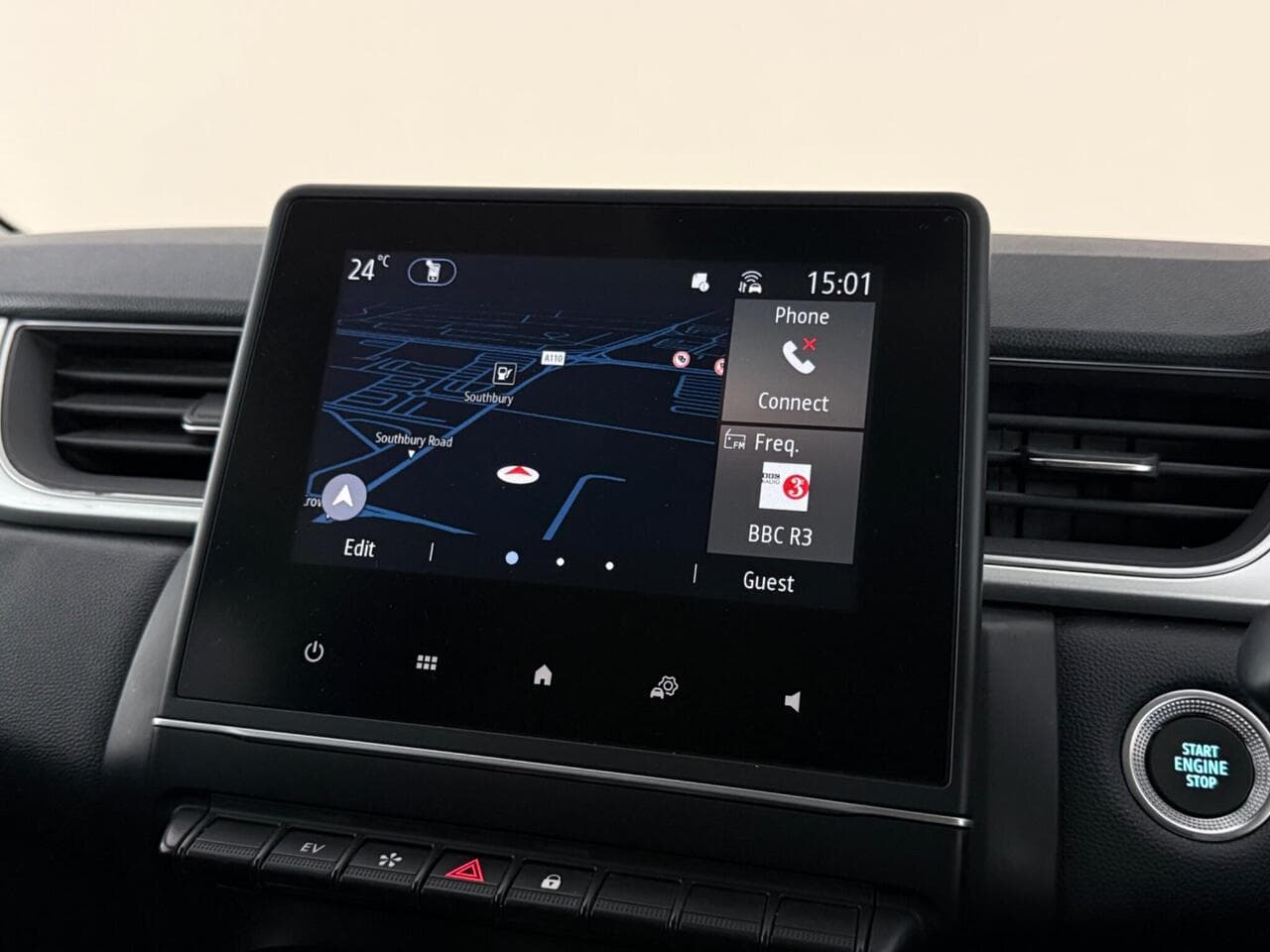 Renault Captur thumbnail Infotainment System