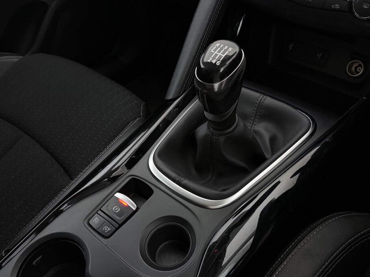 Renault Kadjar thumbnail Interior Front