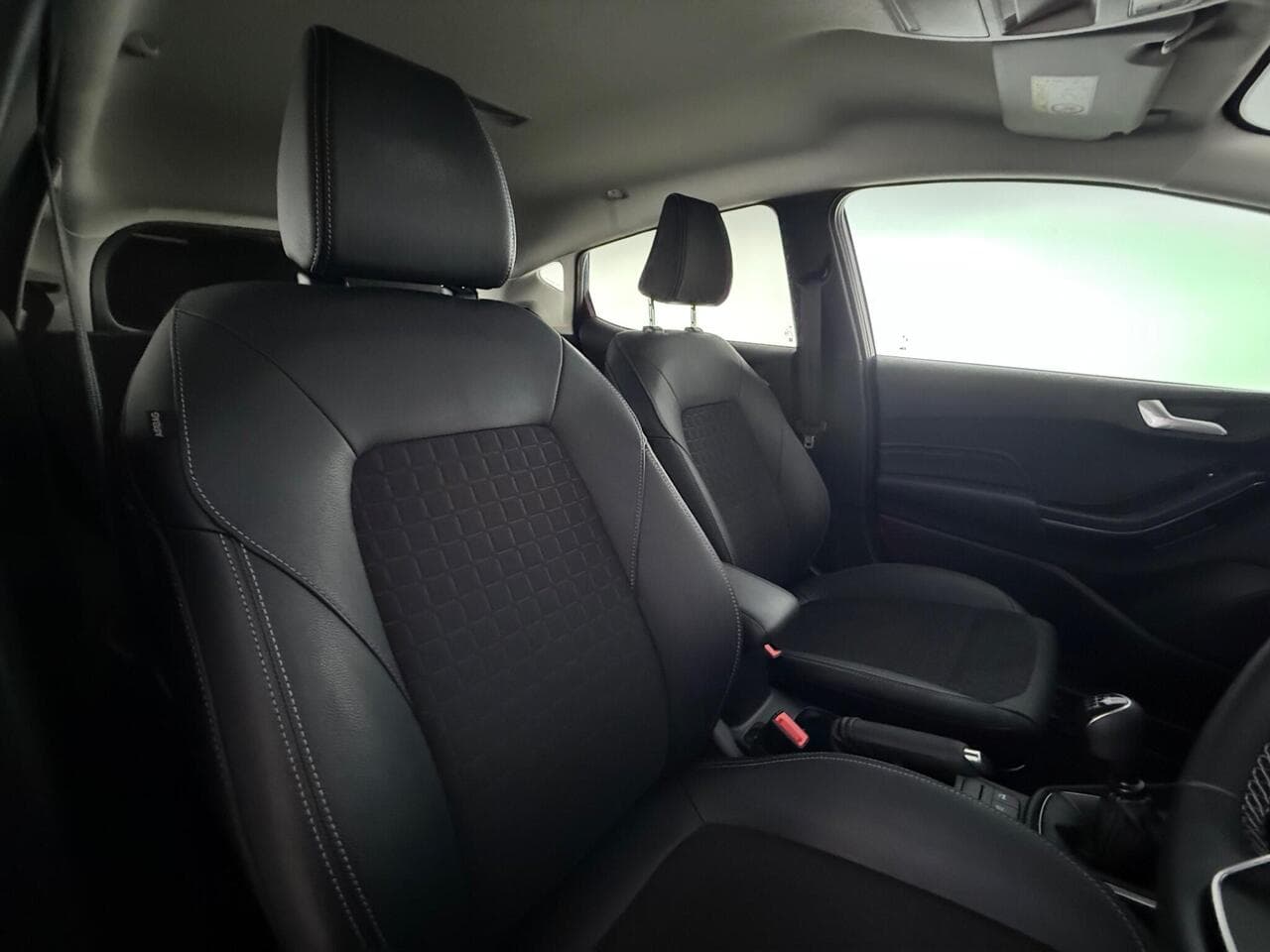 Ford Fiesta thumbnail Seats Rear