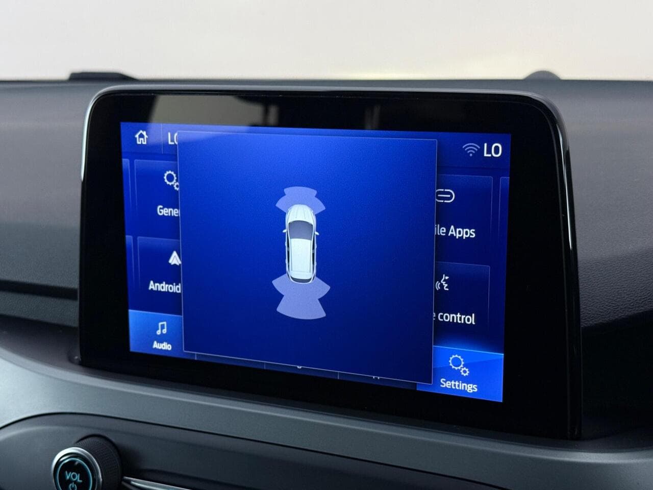 Ford Focus thumbnail Infotainment System