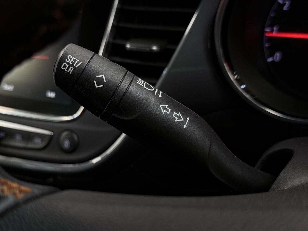 Vauxhall Crossland X thumbnail Misc Controls