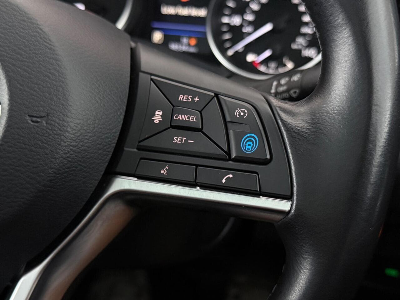 Nissan Qashqai thumbnail Misc Controls