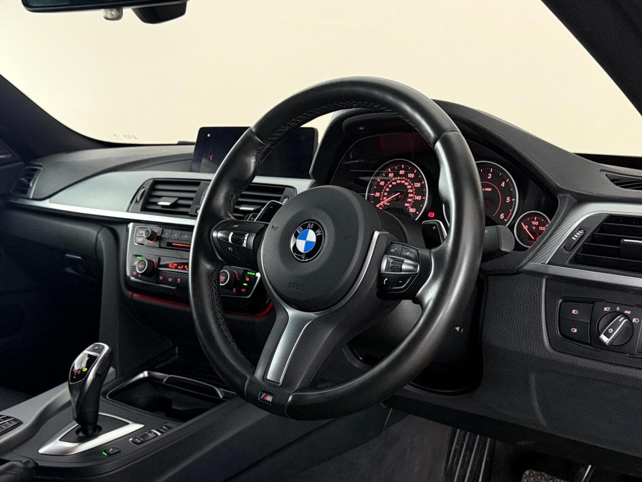 BMW 4 Series Gran Coupe thumbnail Interior Front