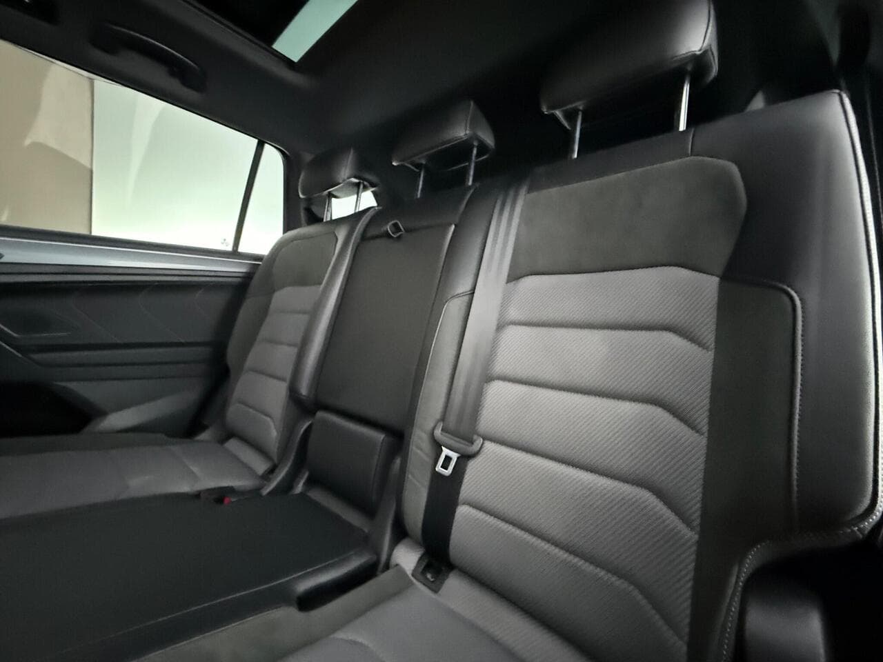 Volkswagen Tiguan Allspace thumbnail Seats Rear