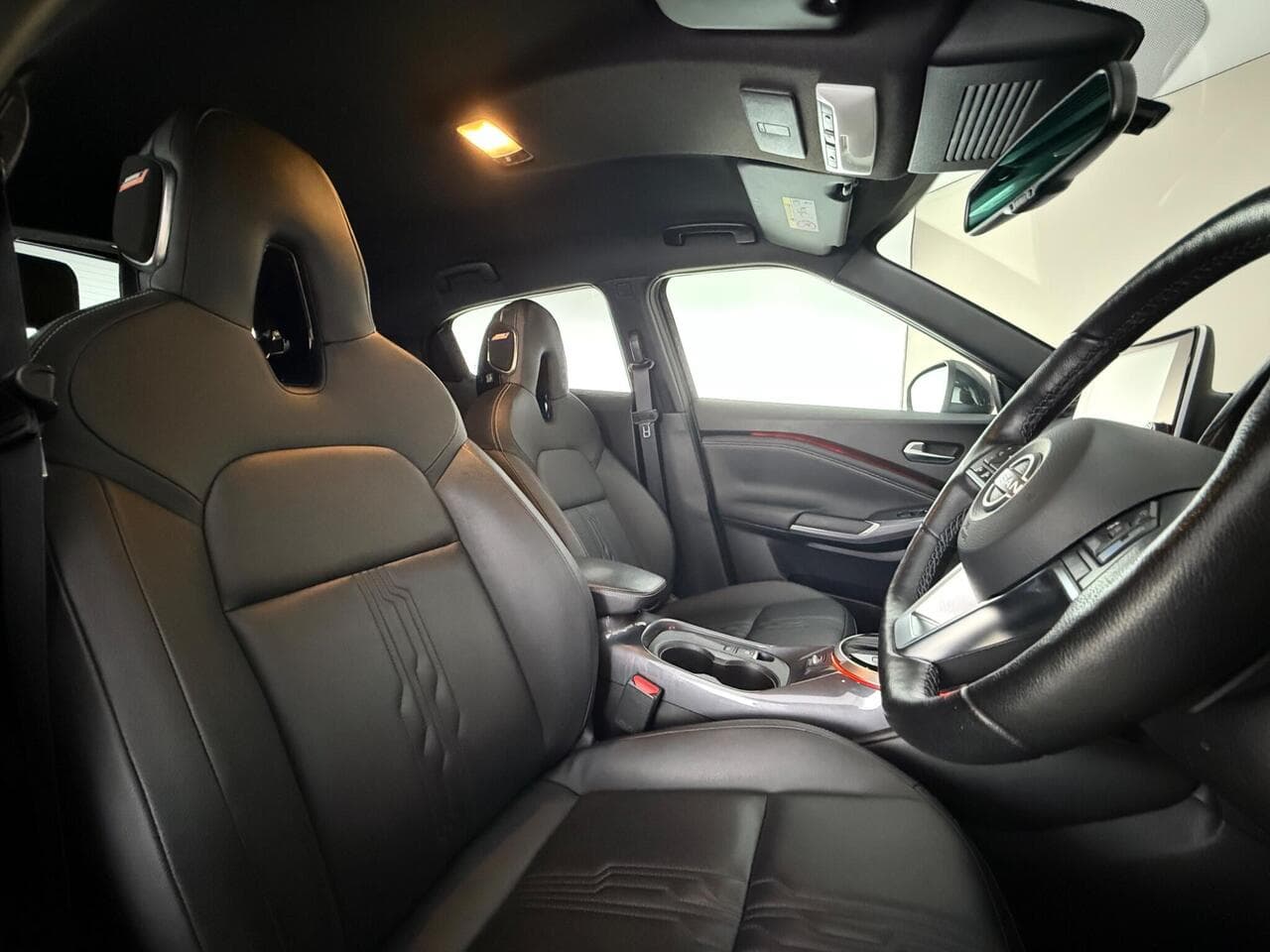 Nissan Juke thumbnail Seat Driver