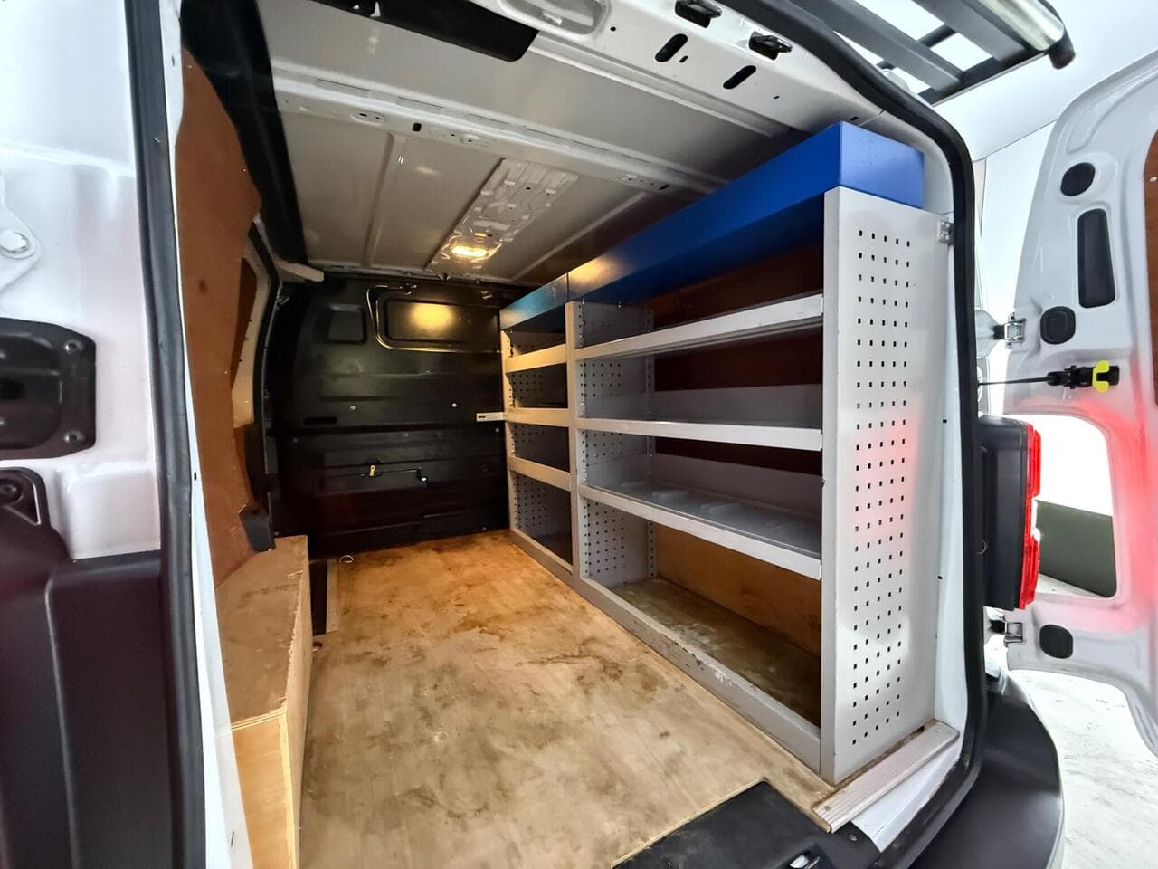 Citroen Dispatch thumbnail Cargo Space