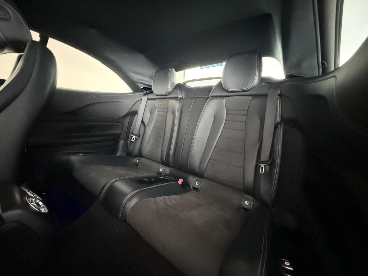 Mercedes-Benz E Class thumbnail Seats Rear