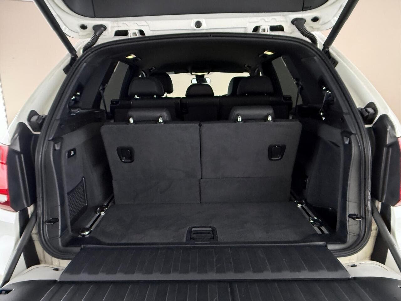 BMW X5 thumbnail Boot
