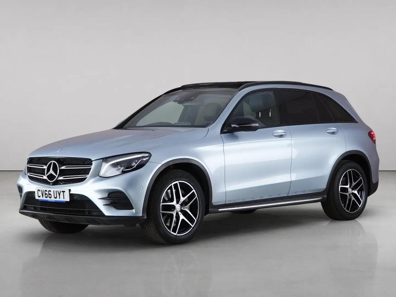 Mercedes-Benz GLC thumbnail Front Left