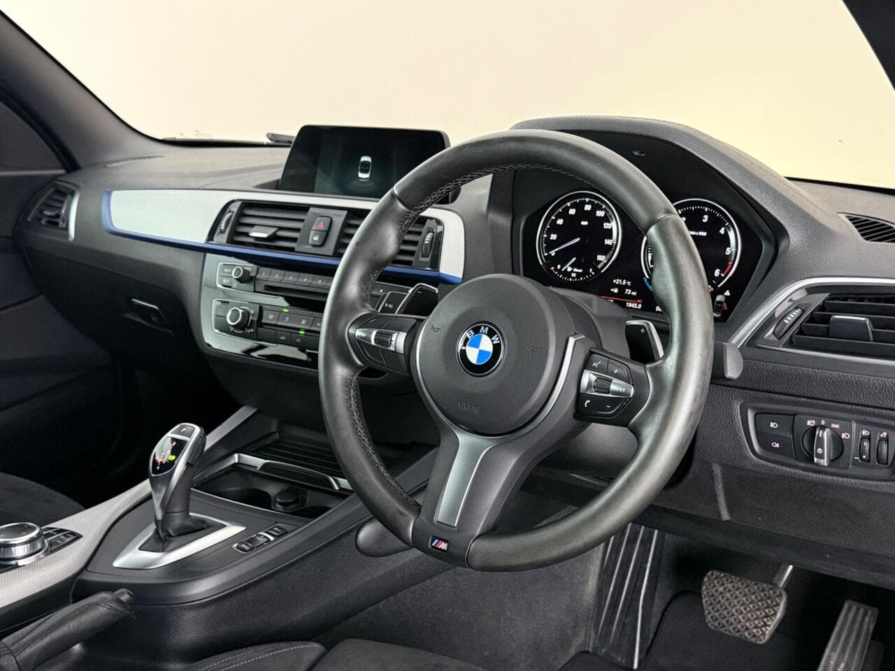 BMW 2 Series thumbnail Steering Wheel