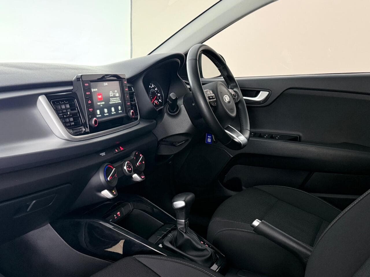 Kia Rio thumbnail Interior Front