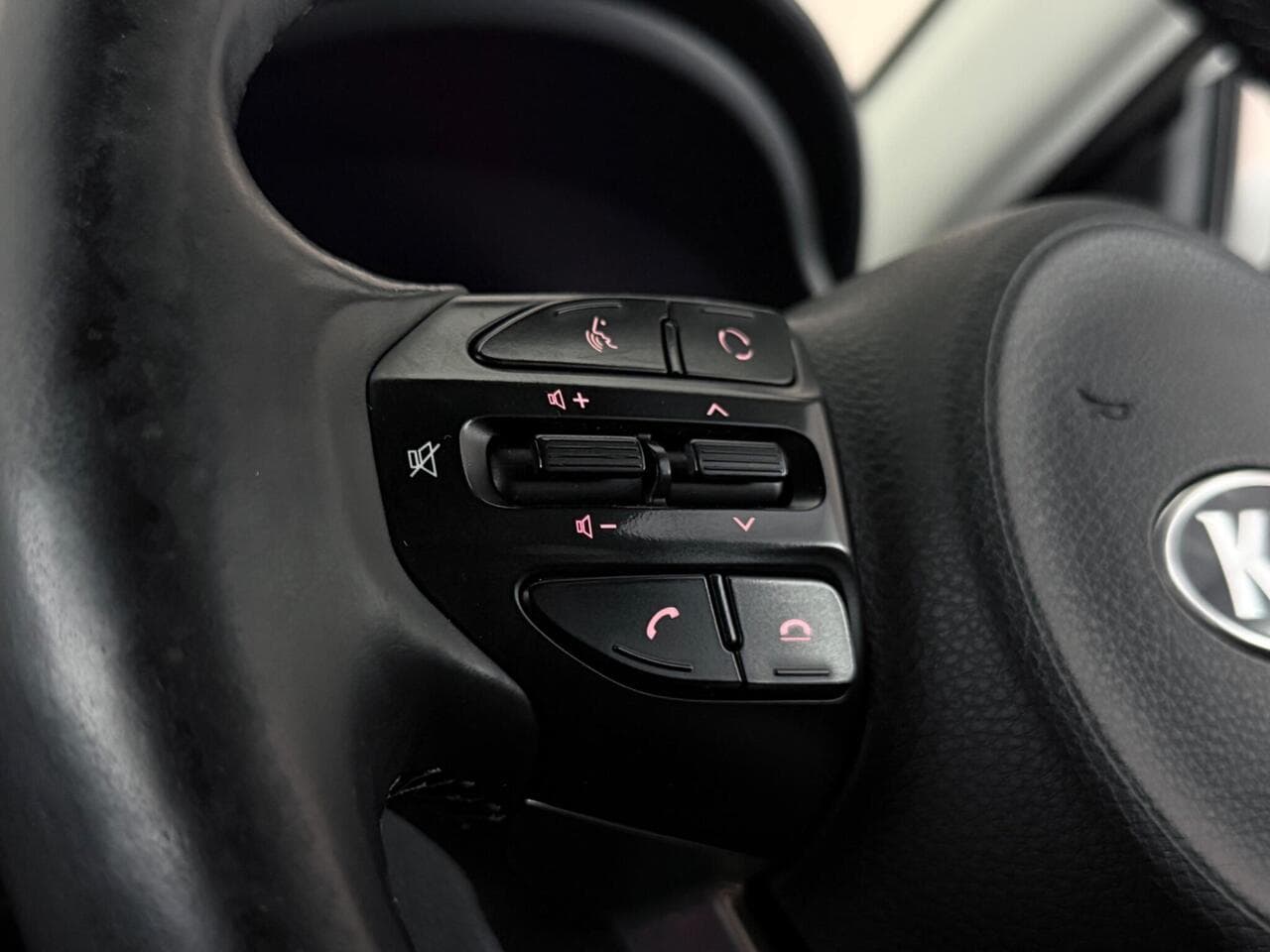 Kia Rio thumbnail Misc Controls