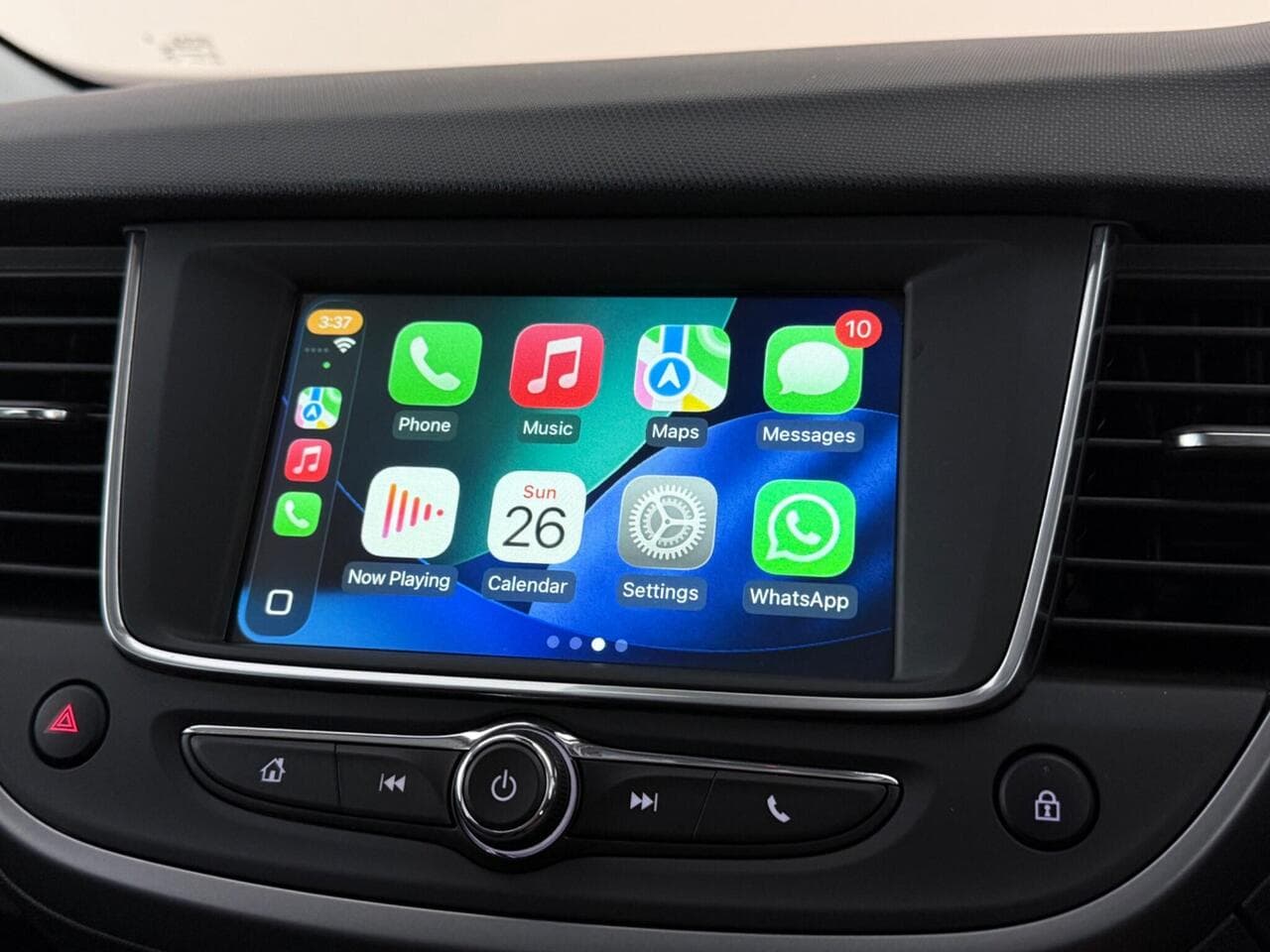 Vauxhall Crossland X thumbnail Infotainment System