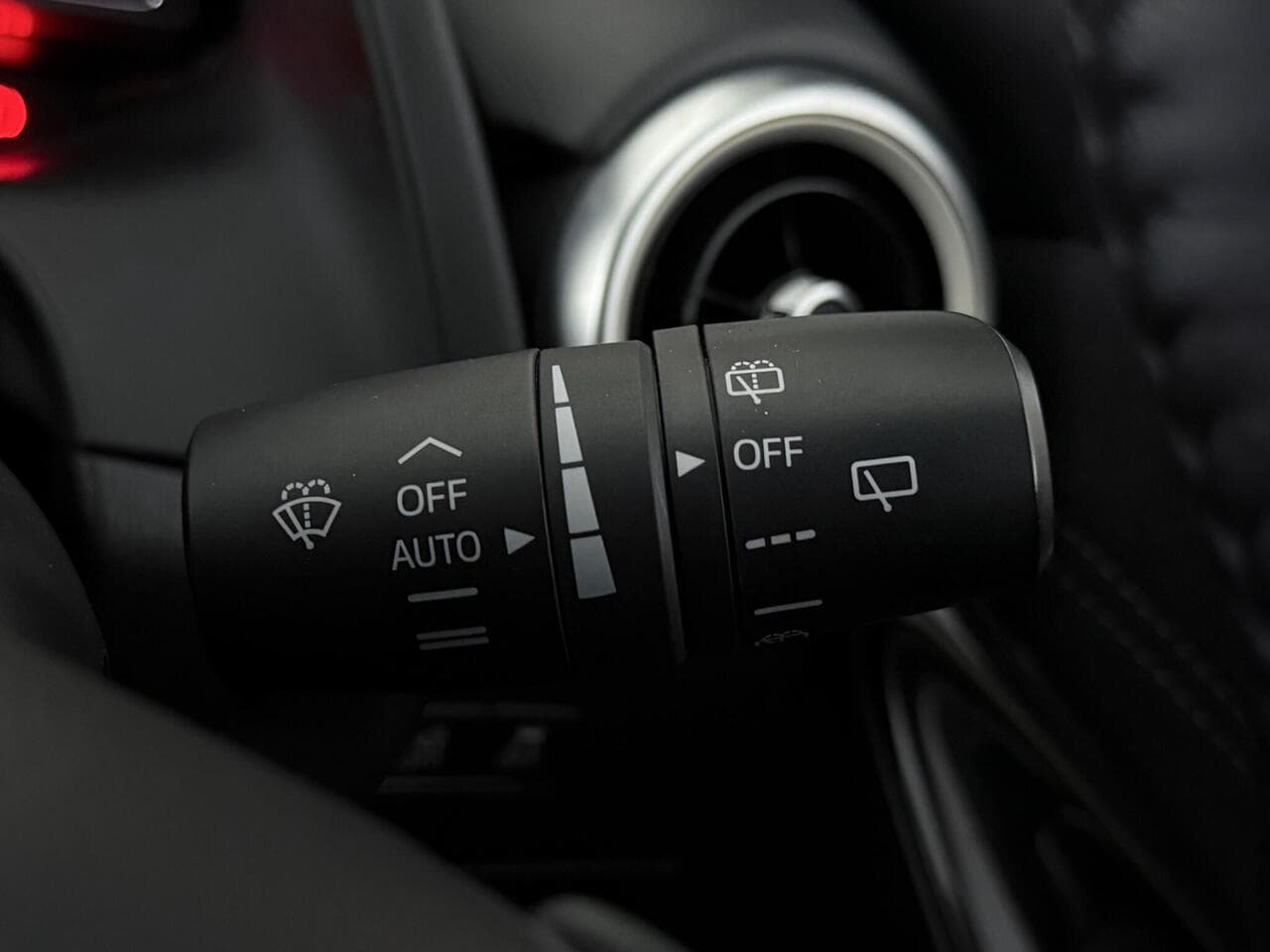 Mazda Mazda2 thumbnail Misc Controls